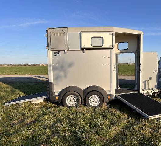 Horse trailer Ifor Williams HB 403 1,5 Stalls 2015 Used