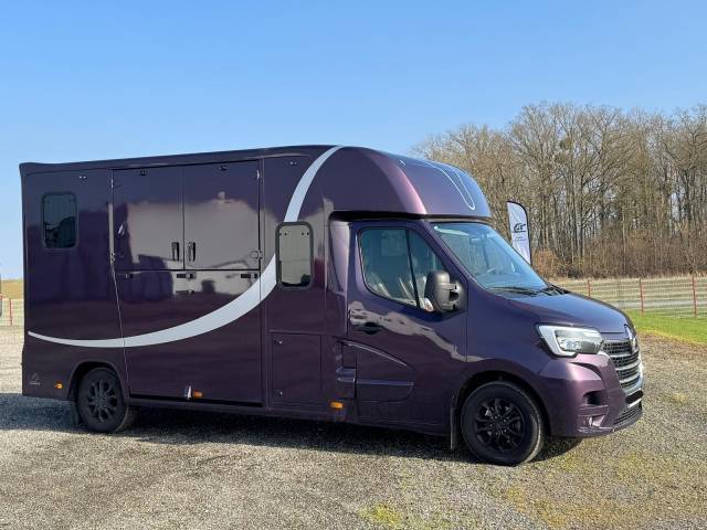 Horsebox HGV Chardron Renault Master 2023 Used