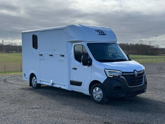 Horsebox HGV TBST Renault Master 2025 New
