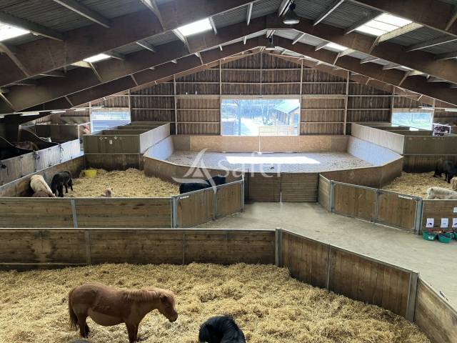 Equestrian property  Loiret