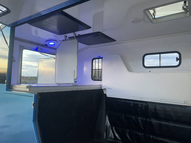 Horsebox HGV Renault Master paragan 2019 Used