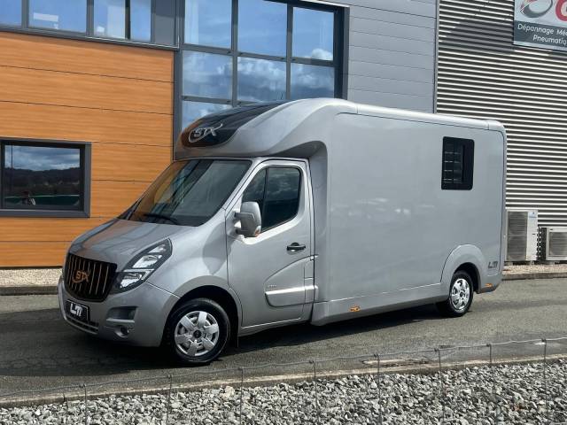 Horsebox HGV STX STALLE 3 PLACES 165 CH 2021 Used