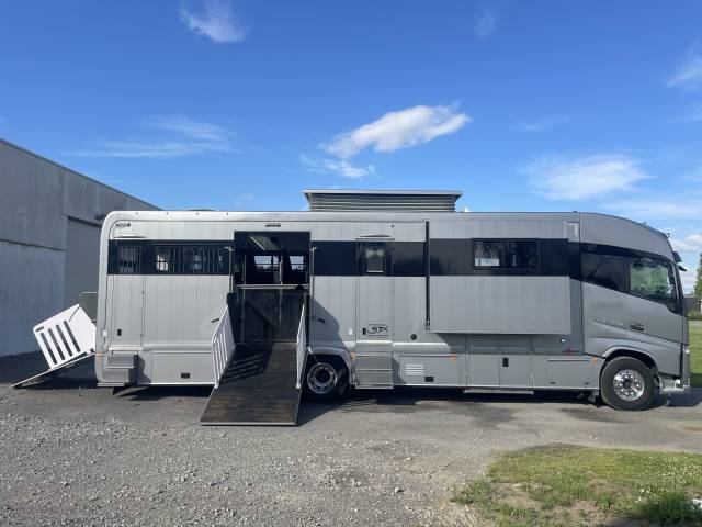 Horsebox NON-HGV Volvo FH 540  STX 2017 Used