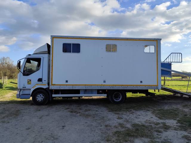 Horsebox NON-HGV Renault  2002 Used