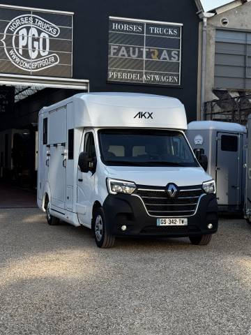 Horsebox HGV AKX AKX 5 places  2023 Used