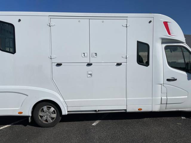 Horsebox HGV Theault Proteo  2022 Used
