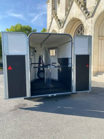 Horse trailer Fautras Provan classic  2 Stalls 2021 Used