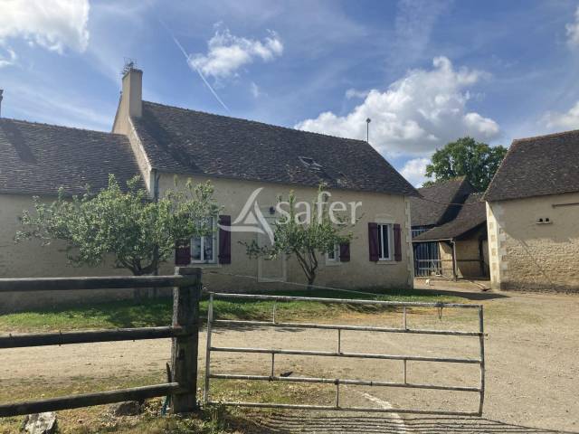 Equestrian property  Sarthe
