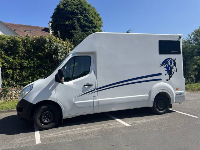 Horsebox HGV Barbot Renault master 135 CV 2019 Used