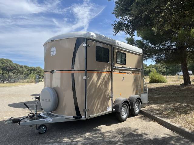Horse trailer Fautras  2 Stalls 2025 New