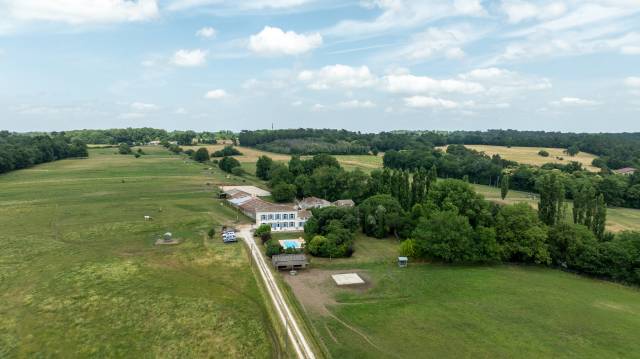 Equestrian property  Charente-Maritime