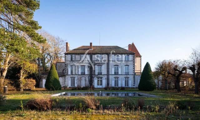 Other country property  Puy-de-Dôme