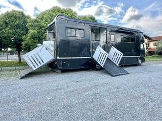 Horsebox NON-HGV Volvo pop out 2011 Used