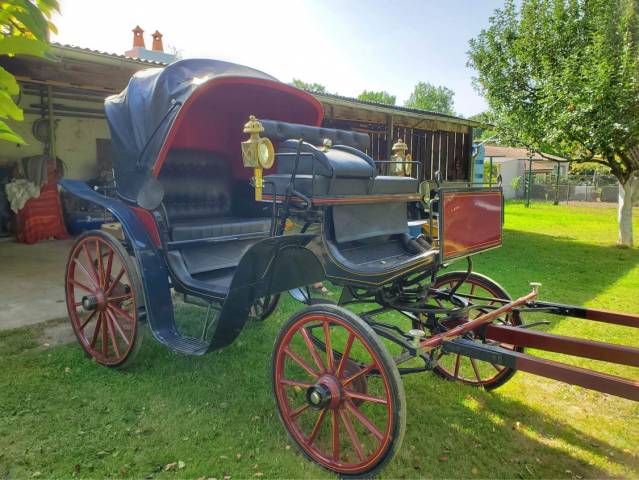 Carriage - Calèche Pouvreau Victoria 