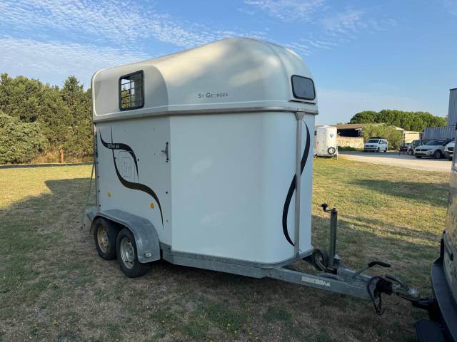 Horse trailer Fautras  2 Stalls 2016 Used