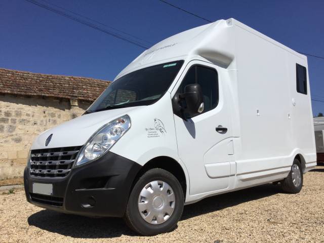 Horsebox HGV Renault Master III 2019 Used
