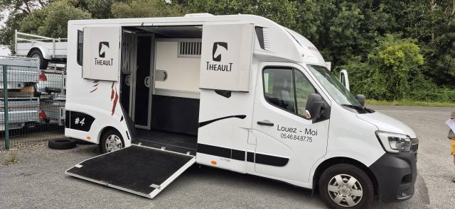 Horsebox HGV Renault  2023 Used