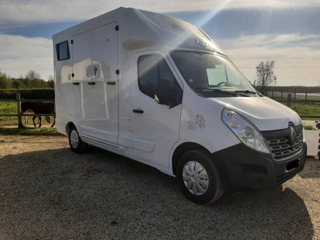 Horsebox HGV Renault Master III 2018 Used