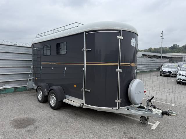 Horse trailer Fautras Oblic 3 3 Stalls 2023 Used