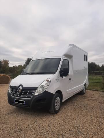 Horsebox HGV Renault Master III 2017 Used