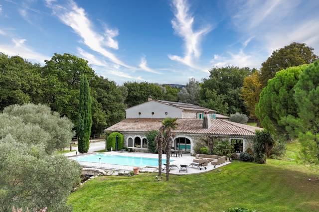 Luxurious equestrian property  Drôme