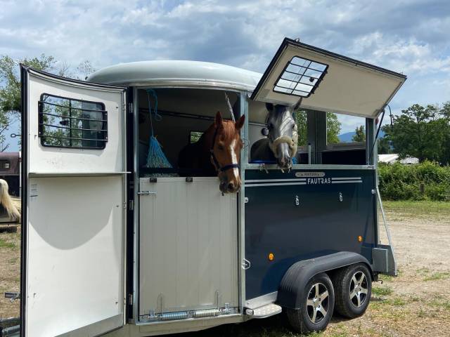 Horse trailer Fautras Oblic +2 2 Stalls 2023 Used