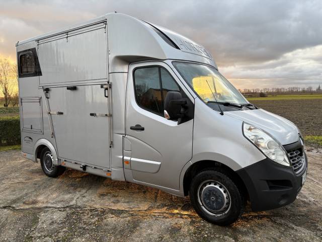Horsebox HGV Renault Master 2017 Used