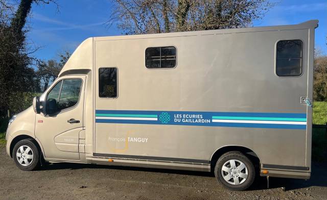 Horsebox HGV Renault Master 2017 Used