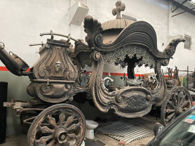 HEARSE 1870 AMAZING PIECE OF ART . 