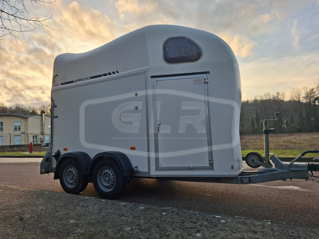 Horse trailer Cheval Liberte Gold One White Line 1,5 Stalls 2019 Used