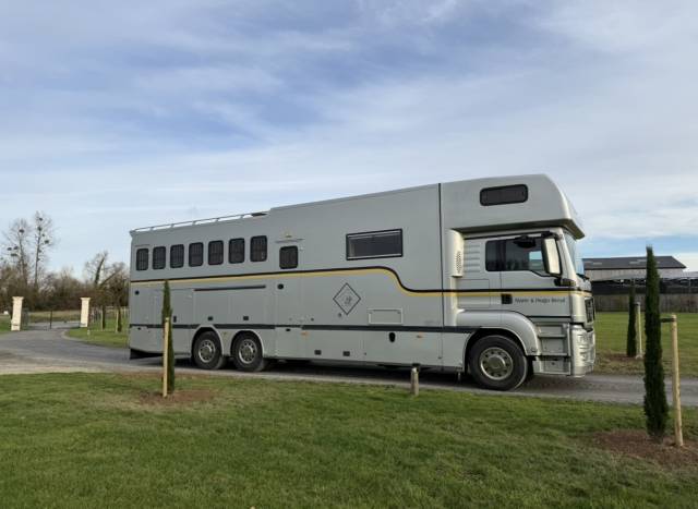 Horsebox NON-HGV Man 400 chx double essieu  2010 Used