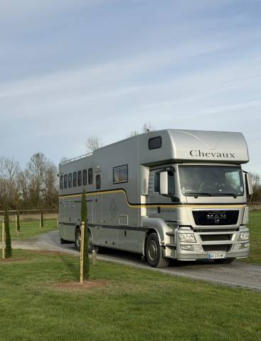 Horsebox NON-HGV Man 400 chx double essieu  2010 Used