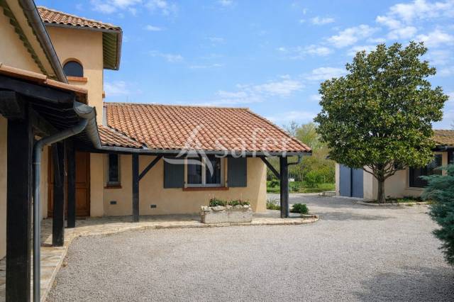 Other country property  tarn