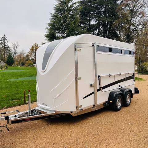 Horse trailer Bonilla Diagonal 3 3 Stalls 2026 New
