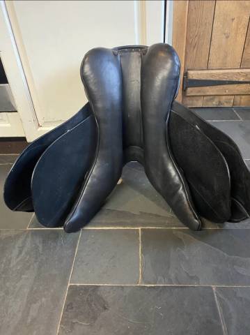 Cavaletti 17.5&rsquo;&rsquo;  Saddle used 5 times. XL orange gull