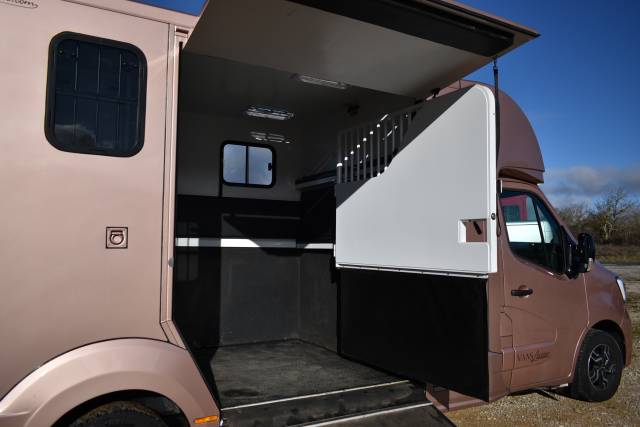 Horsebox HGV Laissac Utilitaires Master 2021 Used