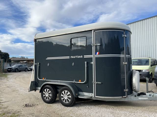 Horse trailer Fautras  2 Stalls 2015 Used