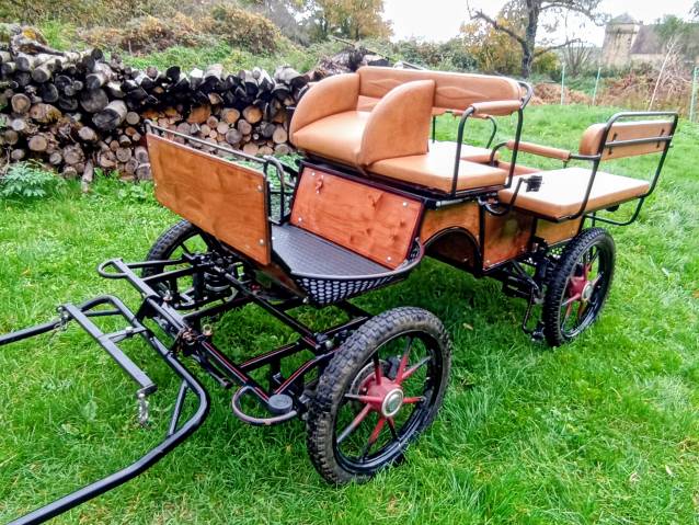 Carriage - Cal&egrave;che - Other brand - 4 roues 