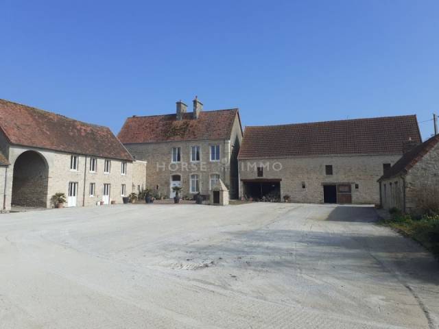 Luxurious equestrian property  Manche