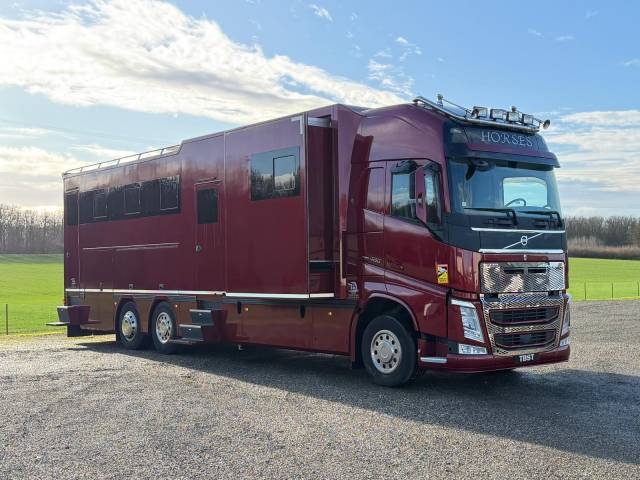 Horsebox NON-HGV Volvo Paillard 2017 Used