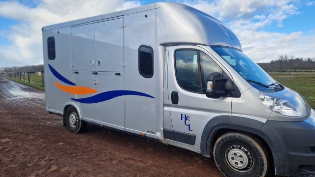 Horsebox HGV Theault peugeot  master 2013 Used