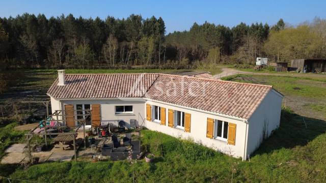 Other country property  Gironde