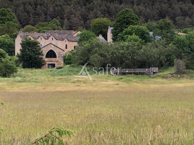 Other country property  Loz&egrave;re