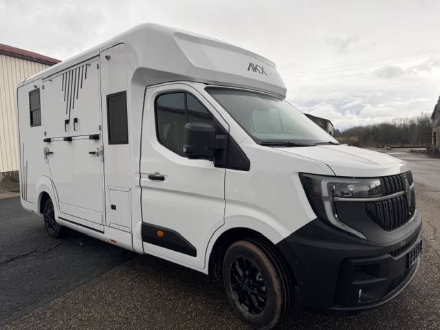 Horsebox HGV AKX Renault Master 2026 New