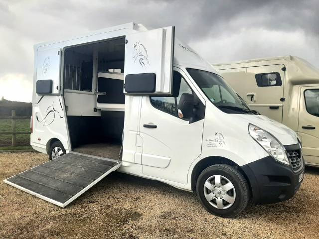 Horsebox HGV Renault Master 2018 Used