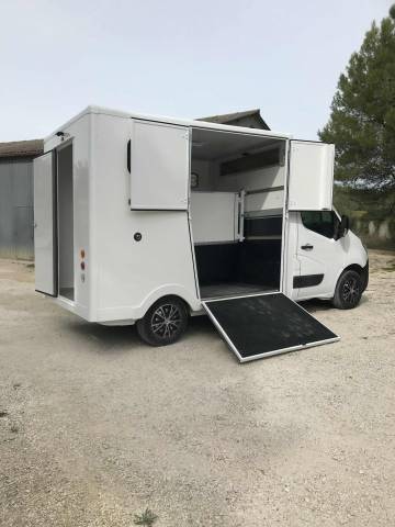 Horsebox HGV Renault  2017 Used