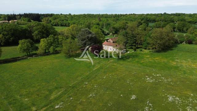 Equestrian property  Deux-S&egrave;vres