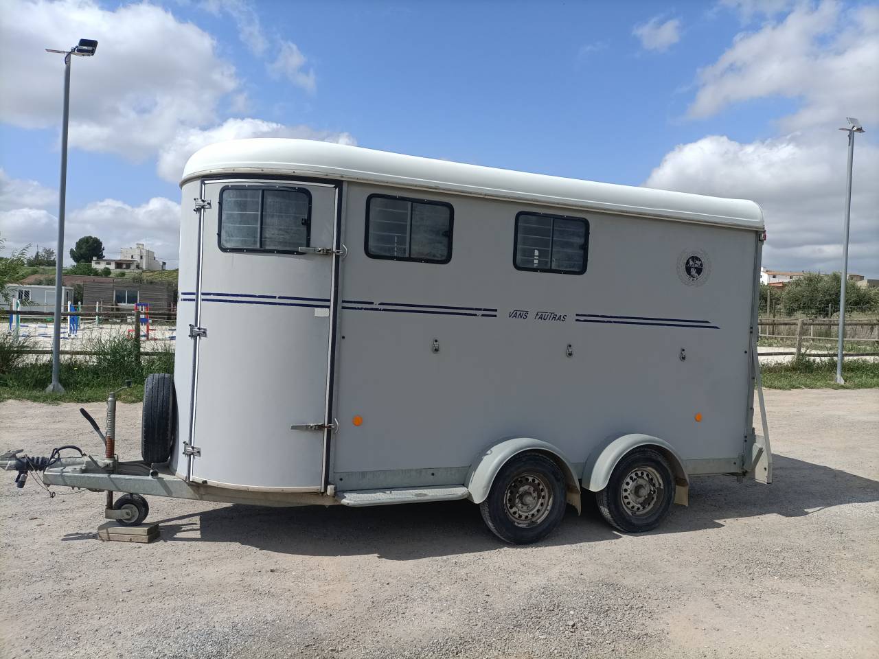 Horse trailer Fautras Oblic +3 3 Stalls 2010 Used