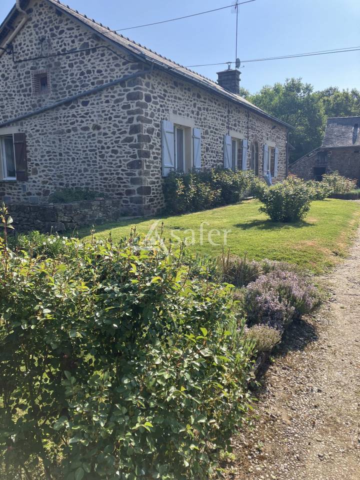 Equestrian property  Mayenne