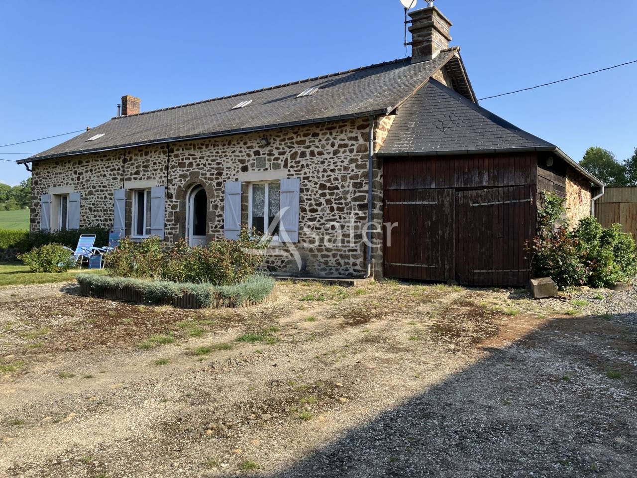 Equestrian property  Mayenne